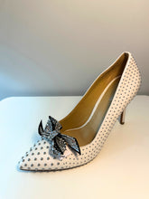 Load image into Gallery viewer, Dazzling Velvet Bow Shoe Clip