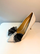 Load image into Gallery viewer, Pearl Noir Elegance Shoe Clip