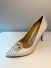 Load image into Gallery viewer, The Bold Blossoms: Bejeweled Pearl Bouquet