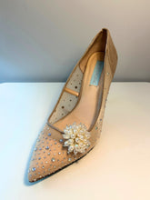 Load image into Gallery viewer, Graceful Pearls Shoe Clips